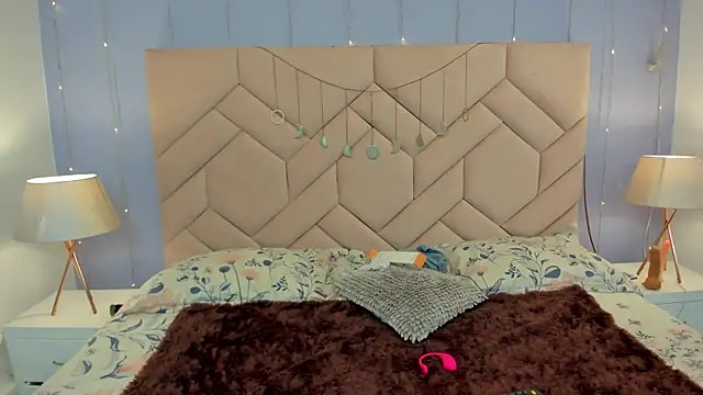 Sabrina Cutte online show from December 19, 7:49 pm