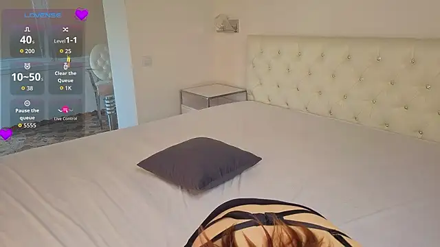 EvaaAnderson online show from March 15, 5:14 am