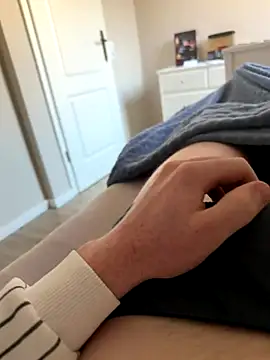 angei094 online show from December 17, 10:31 am