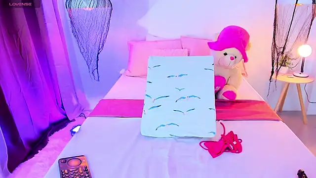  Xynara owo online show from December 16, 11:53 pm