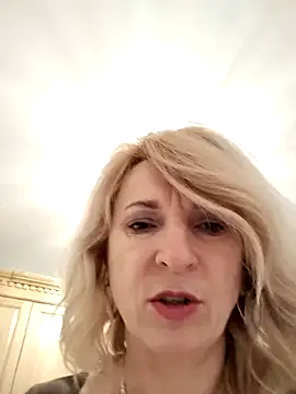 AhlyssaLove1155 online show from March 23, 4:34 am