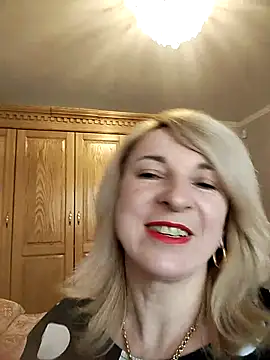 Snapshot of AhlyssaLove1155 chatting on May 2, 3:28 pm AhlyssaLove1155 online show from May 2, 3:28 pm
