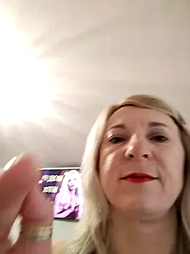 Snapshot of AhlyssaLove1155 chatting on July 16, 3:14 am AhlyssaLove1155 online show from July 16, 3:14 am