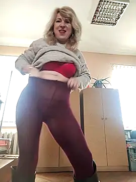 AhlyssaLove1155 online show from March 3, 10:33 am