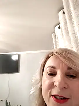 AhlyssaLove1155 online show from December 17, 7:52 pm