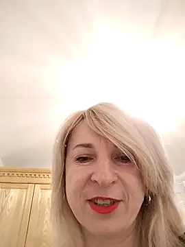 Snapshot of AhlyssaLove1155 chatting on May 5, 5:16 pm AhlyssaLove1155 online show from May 5, 5:16 pm