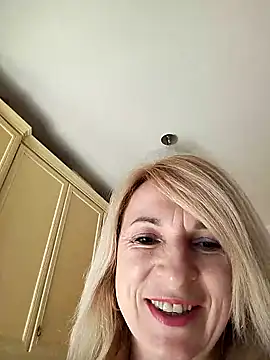 AhlyssaLove1155 online show from April 8, 12:17 pm