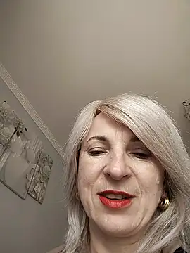 Snapshot of AhlyssaLove1155 chatting on June 7, 12:54 pm AhlyssaLove1155 online show from June 7, 12:54 pm