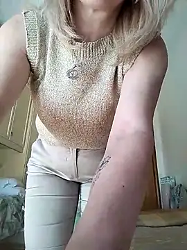 AhlyssaLove1155 online show from April 4, 12:12 pm