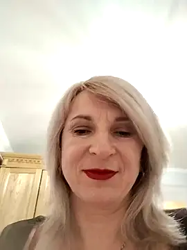 Snapshot of AhlyssaLove1155 chatting on May 9, 7:28 pm AhlyssaLove1155 online show from May 9, 7:28 pm