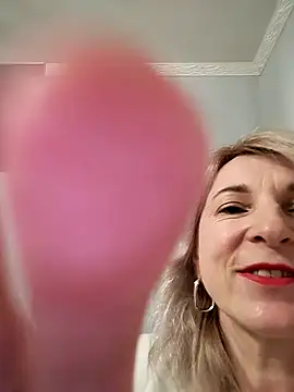 Snapshot of AhlyssaLove1155 chatting on December 14, 2:55 pm AhlyssaLove1155 online show from December 14, 2:55 pm