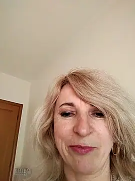 AhlyssaLove1155 online show from March 29, 12:40 pm