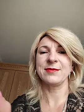 Snapshot of AhlyssaLove1155 chatting on July 4, 1:48 pm AhlyssaLove1155 online show from July 4, 1:48 pm