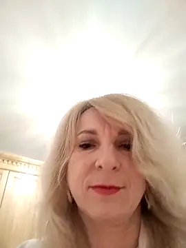 AhlyssaLove1155 online show from March 11, 5:40 pm