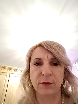 AhlyssaLove1155 online show from April 17, 2:25 am