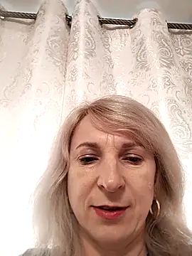 AhlyssaLove1155 online show from April 14, 2:33 pm