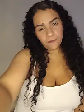 Snapshot of hot_bruntte chatting on July 21, 4:25 am hot bruntte online show from July 21, 4:25 am