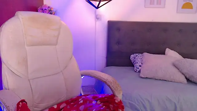 dany bannany online show from April 1, 3:09 pm