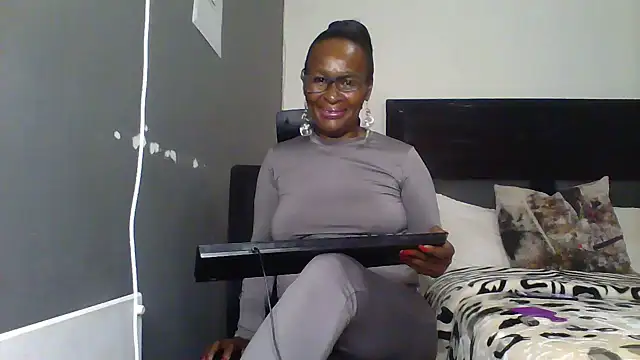 hotgrannxxx58 online show from July 15, 10:50 pm