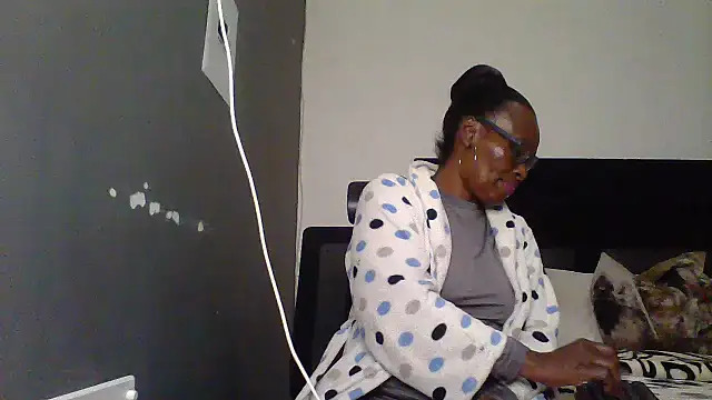 hotgrannxxx58 online show from July 14, 9:43 pm
