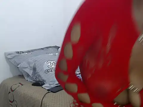 Snapshot of Belle2556 chatting on December 14, 5:18 pm Belle2556 online show from December 14, 5:18 pm