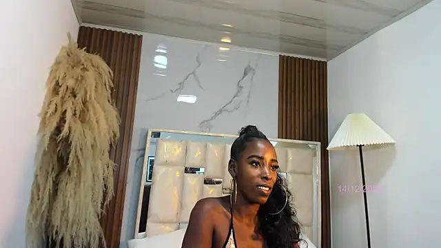 Snapshot of keicha_collins chatting on December 14, 8:09 am keicha collins online show from December 14, 8:09 am