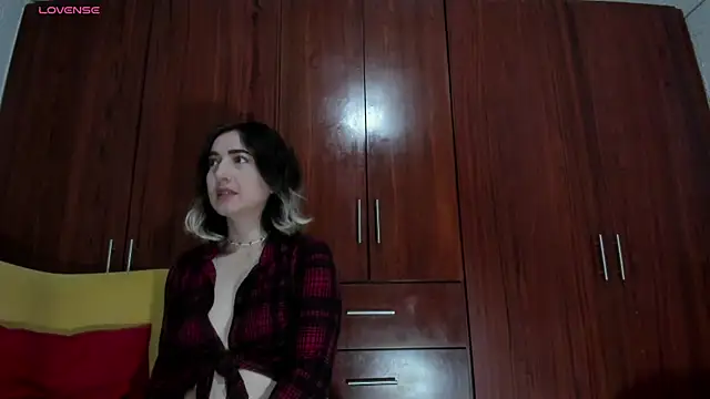 carly grasso online show from April 14, 3:11 am