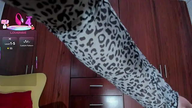 carly grasso online show from October 31, 9:28 am