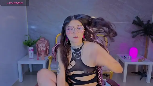 miss devil s online show from March 24, 8:20 pm