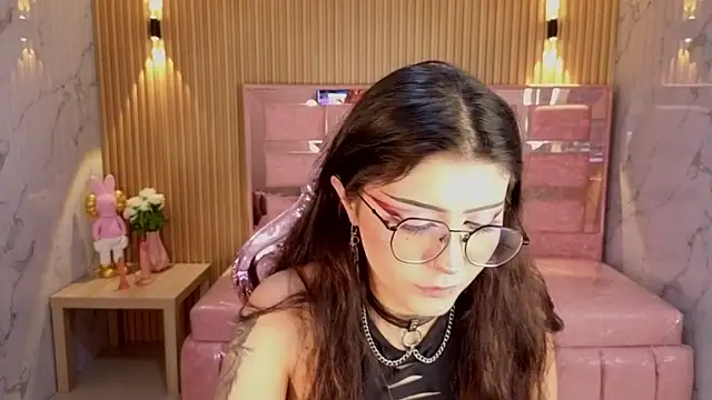 Snapshot of miss_devil_s chatting on January 8, 3:12 am miss devil s online show from January 8, 3:12 am