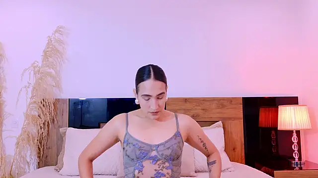 LucyHanks online show from May 14, 1:41 pm
