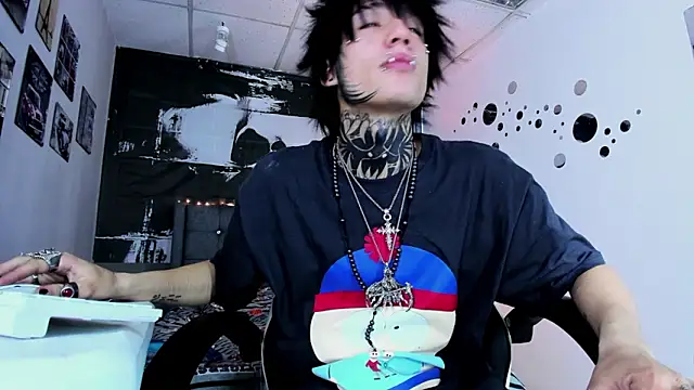 Snapshot of koryu_skull chatting on February 18, 10:17 pm koryu skull online show from February 18, 10:17 pm