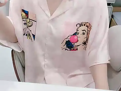 KellyCin online show from April 17, 3:26 pm