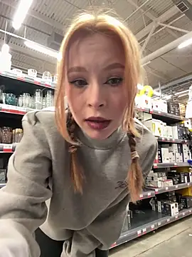 Snapshot of _Little_Ginger chatting on December 14, 3:57 am Little Ginger online show from December 14, 3:57 am