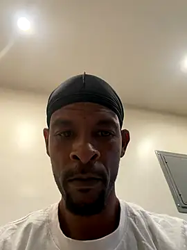 Snapshot of Dreadyyy chatting on December 17, 8:47 pm Dreadyyy online show from December 17, 8:47 pm