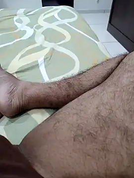 johny044 online show from April 2, 12:01 pm