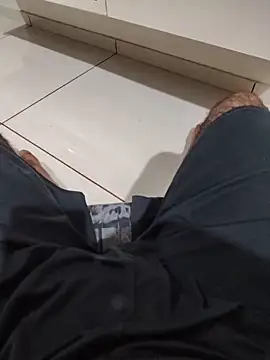 johny044 online show from May 27, 7:43 pm
