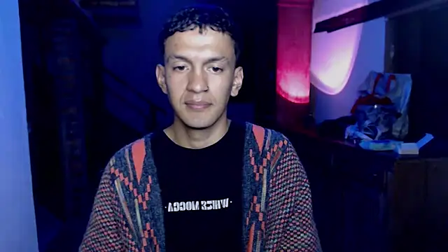 andrewsiilvaa online show from December 19, 1:42 am