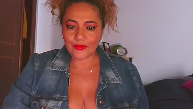Snapshot of mariajosebarrazaa chatting on April 22, 6:14 pm mariajosebarrazaa online show from April 22, 6:14 pm