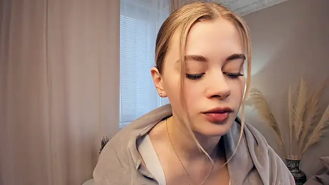 Snapshot of country_fox chatting on February 21, 8:05 am country fox online show from February 21, 8:05 am