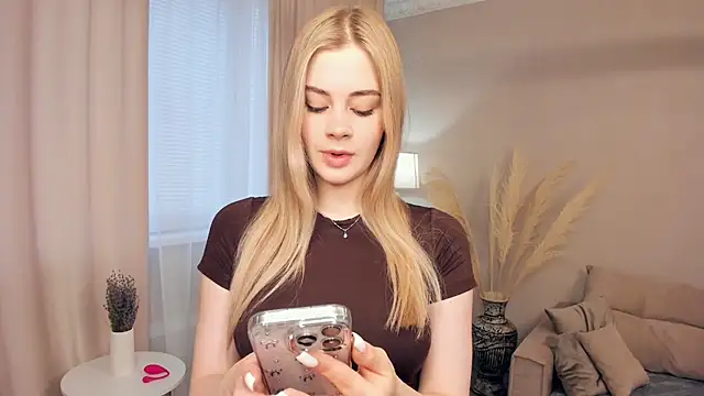 Snapshot of country_fox chatting on February 19, 8:22 am country fox online show from February 19, 8:22 am