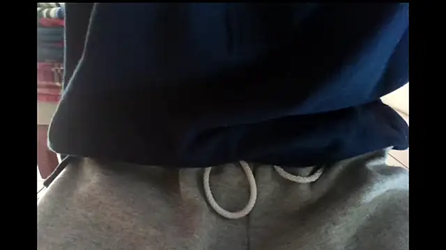 Snapshot of hydrum04 chatting on December 15, 9:42 pm hydrum04 online show from December 15, 9:42 pm