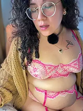 Snapshot of VanesssaMilf_ chatting on June 4, 1:05 pm VanesssaMilf online show from June 4, 1:05 pm