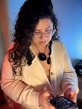 VanesssaMilf  online show from May 14, 8:44 am