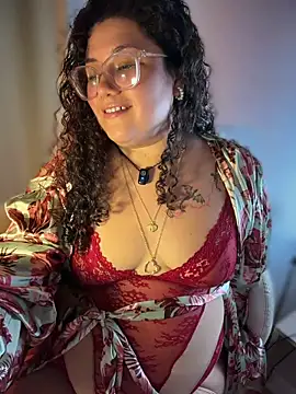 Snapshot of VanesssaMilf_ chatting on July 1, 3:18 am VanesssaMilf online show from July 1, 3:18 am