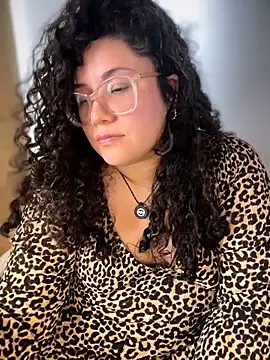 VanesssaMilf  online show from April 15, 4:22 pm