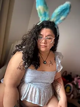 VanesssaMilf  online show from April 1, 8:39 pm