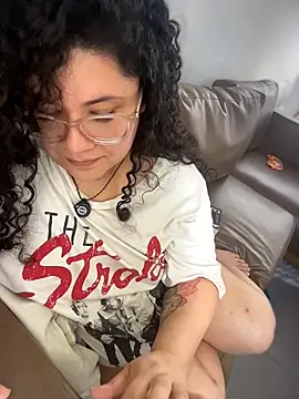 VanesssaMilf  online show from April 22, 2:13 pm