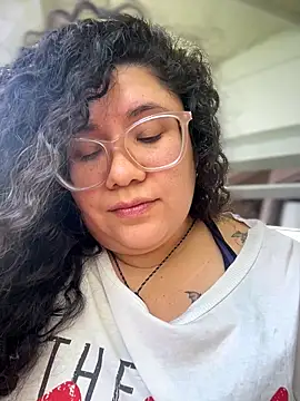 VanesssaMilf  online show from March 15, 3:30 pm