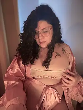 VanesssaMilf  online show from December 18, 9:07 pm